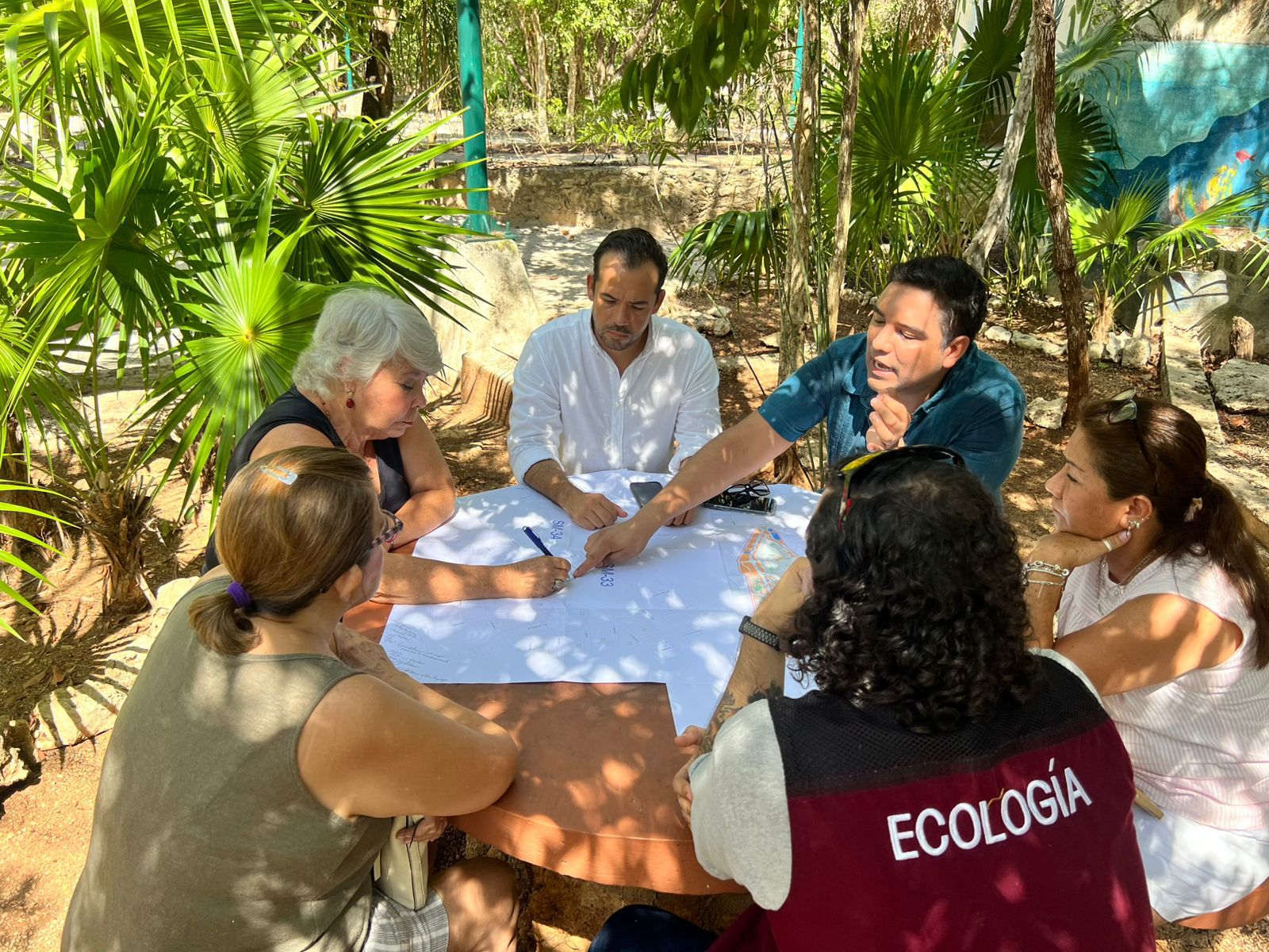 uploads/6/32/01 (2005).Jpeg